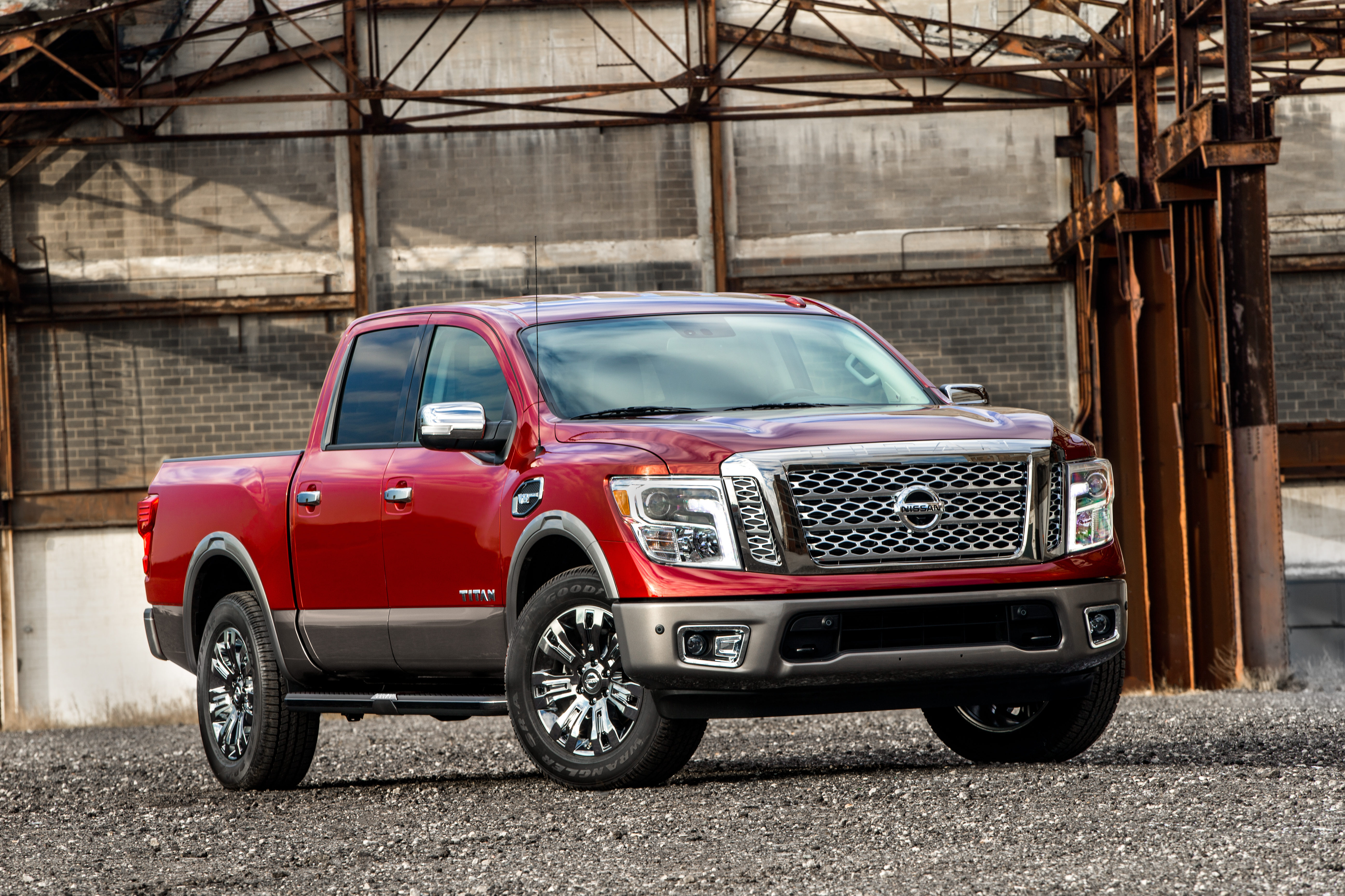 Nissan TITAN