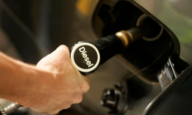 ¿QUÉ PASA SI ECHO DIÉSEL A UN COCHE GASOLINA?