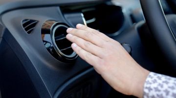 Elimina el mal olor del aire acondicionado del auto con estos trucos