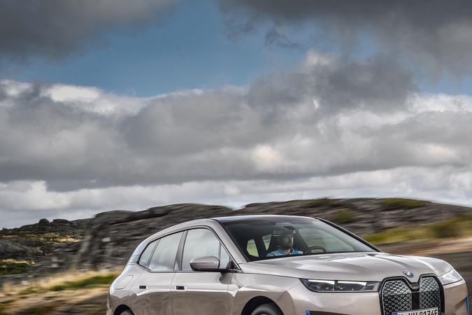 BMW iX