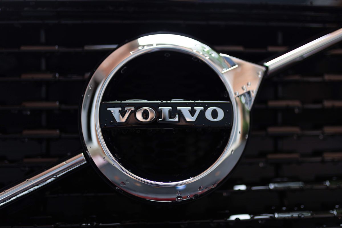 Sin previo aviso, Volvo decide cambiar sorpresivamente su logotipo
