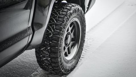 Las llantas para nieve son una forma de ayudar a tu vehículo a tener mejor tracción en carreteras cubiertas con hielo o nieve. / Foto: Unsplash
