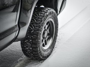 Las llantas para nieve son una forma de ayudar a tu vehículo a tener mejor tracción en carreteras cubiertas con hielo o nieve. / Foto: Unsplash