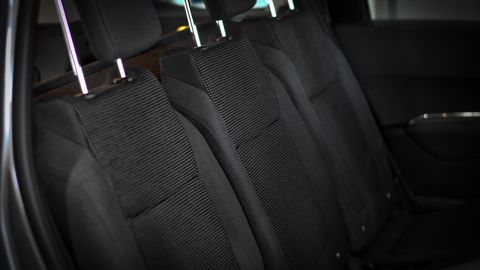 Cómo lavar asientos de tela del auto con un sencillo truco casero