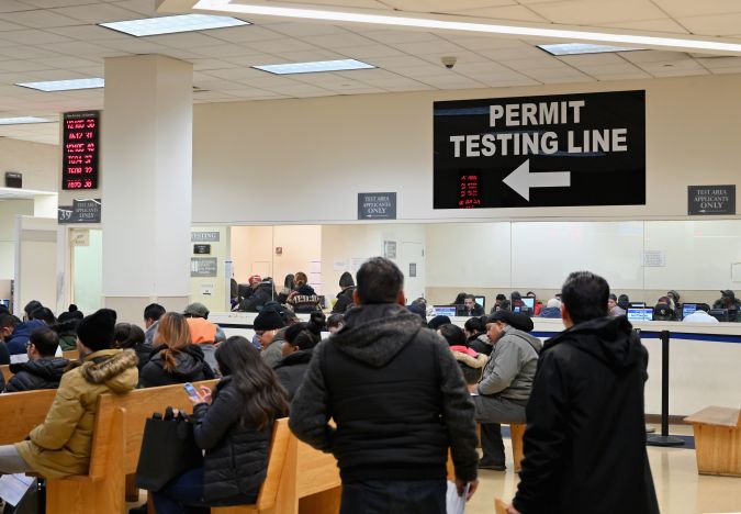 como sacar la licencia de conducir en estados unidos indocumentados