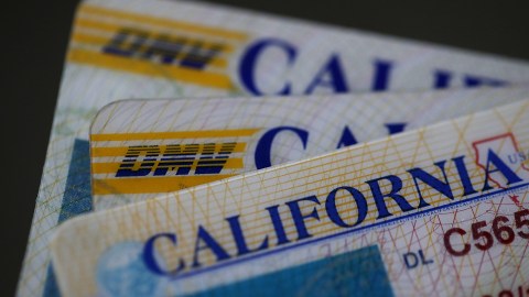 Obtén tu licencia de conducir en el teléfono móvil en California