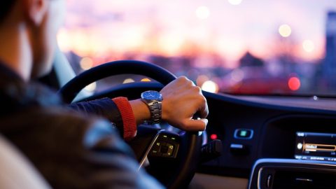 Conducir requiere muchas responsabilidades y estar alerta en todo momento para evitar un accidente.