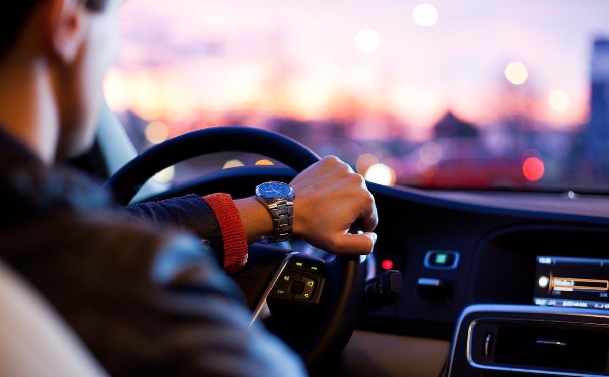 Conducir requiere muchas responsabilidades y estar alerta en todo momento para evitar un accidente. 