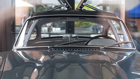 Mantener tu parabrisas limpio es ideal para mantener una visibilidad más clara en la carretera.