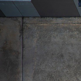 Foto de dos autos estacionados en la calle