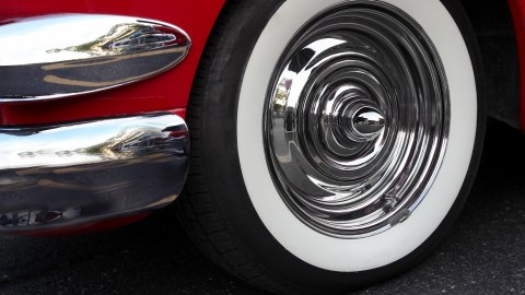 Cómo restaurar el cromado en tu auto antiguo