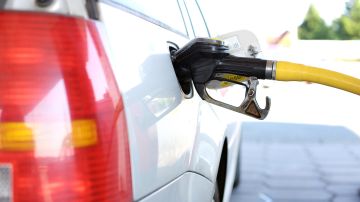 El rendimiento de gasolina en el auto depende en gran medida de la forma en que conduzcas.