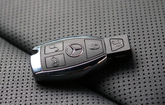 que hacer si te dejas la llave adentro del auto