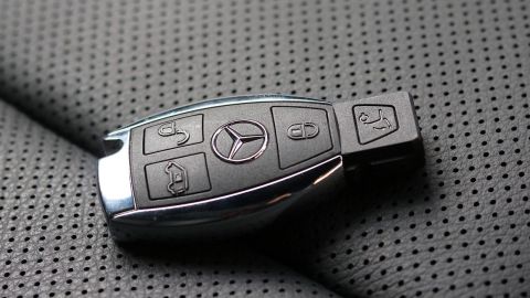 que hacer si te dejas la llave adentro del auto