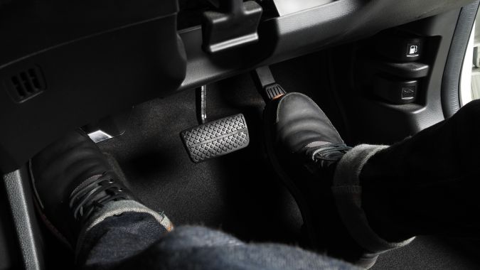 Почему автомобиль вибрирует при разгоне?