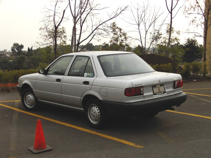 Nissan-Tsuru-1999