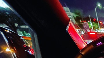 Interior del Cadillac Escalade con tecnología Super Cruise.