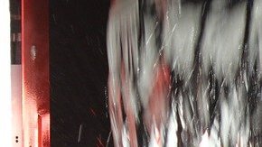 El lavado de autos debe ser minucioso, pues requiere de paciencia y dedicación para dejarlo totalmente limpio en cada rincón.