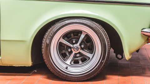El auto comestible incluso tenía stickers de decoración que también se podían comer.