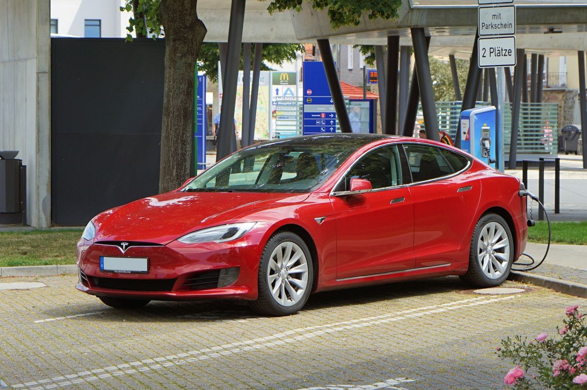 Tesla es actualmente una de las marcas de autos eléctricos líder en el segmento. 