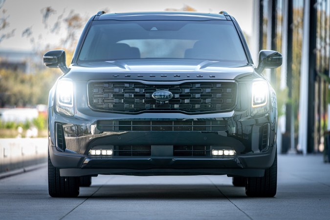 Frontal del Kia Telluride 2021 con terminado Nightfall Edition.