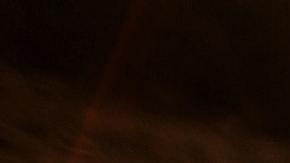 Foto del una carretera al atardecer tomada por el conductor de una motocicleta