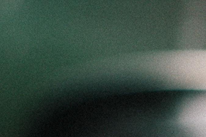 Foto referencial de un hombre frente al volante