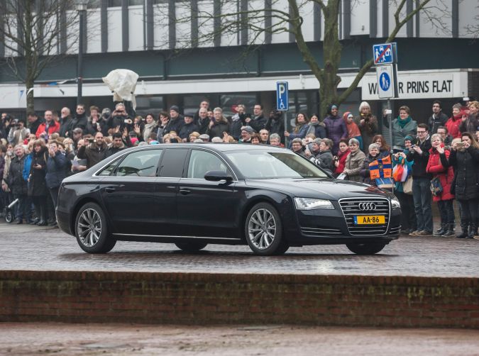 Подержанный Audi A8 2015 года