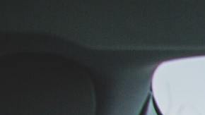 Imagen interior de un vehículo Tesla sin pasajeros