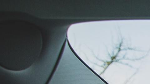 Imagen interior de un vehículo Tesla sin pasajeros