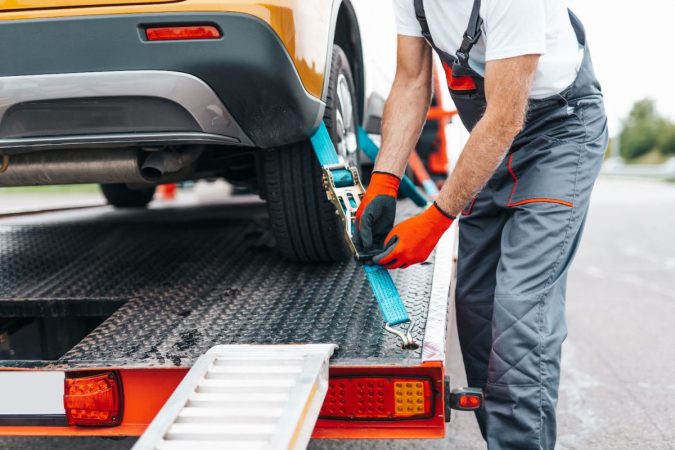 donde se lleva el auto la grua