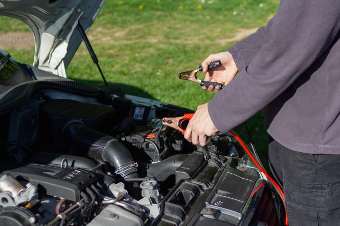 cuanto dura la bateria del carro