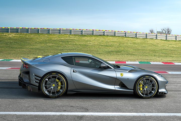 Foto lateral del nuevo Ferrari 812 Superfast Edición Especial