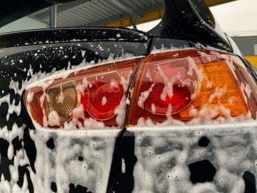 Shampoo de autos / Foto: Unsplash