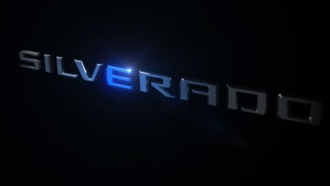 Imagen alusiva a la electrificación de la Silverado de Chevrolet