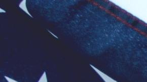 Foto de varias banderas de Estados Unidos durante el Memorial Day