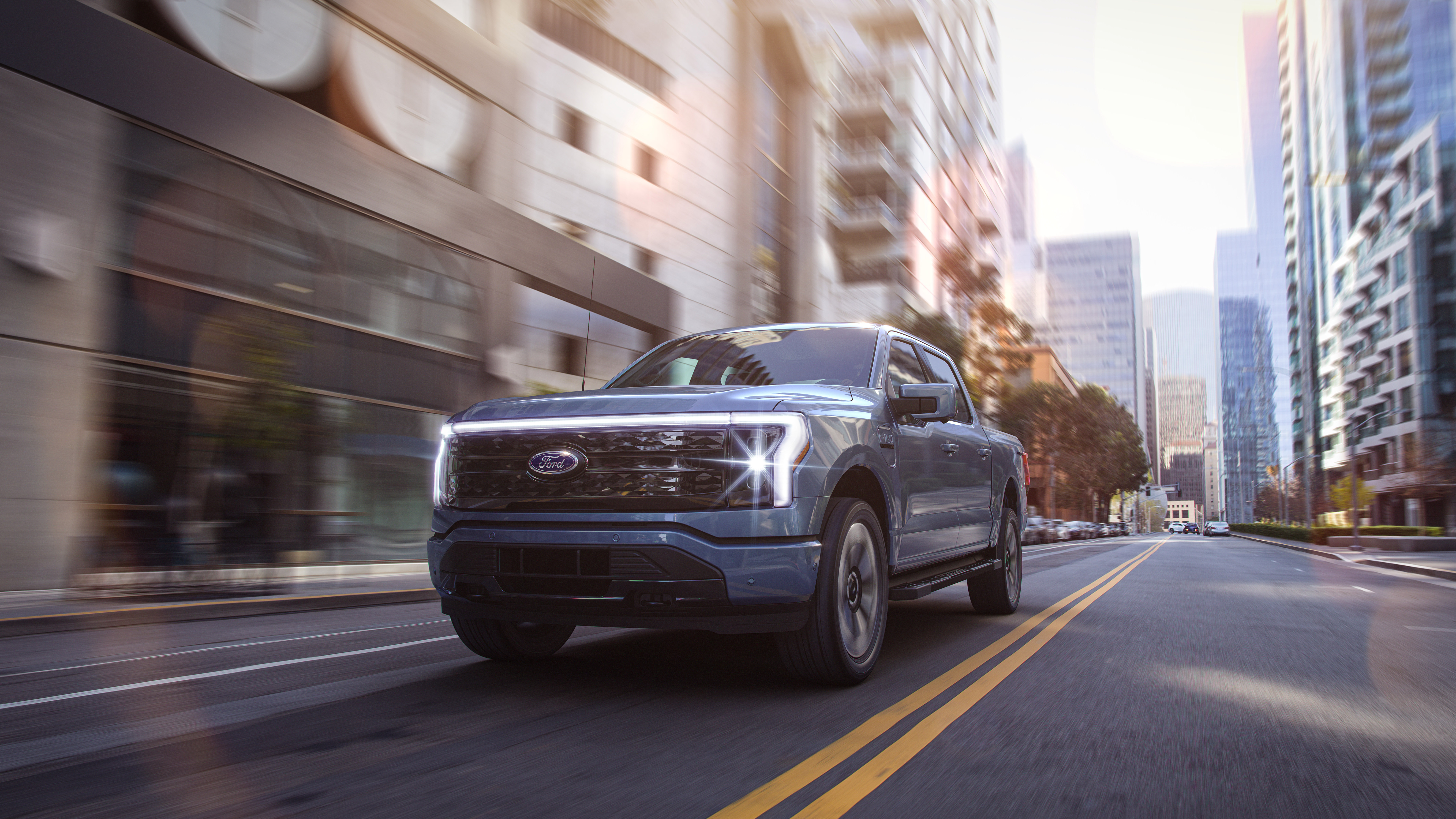 Foto frontal de la nueva Ford F-150 Lightning 2022