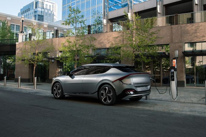 Боковая фотография нового Kia EV6 2022