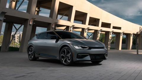 Foto frontal del nuevo Kia EV6 2022