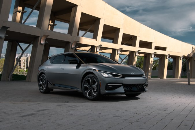 Foto frontal del nuevo Kia EV6 2022