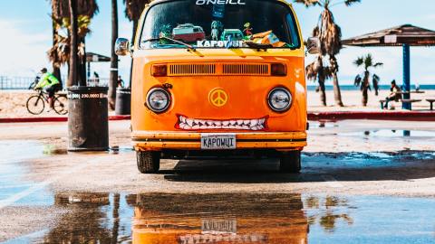 Kombi en la playa