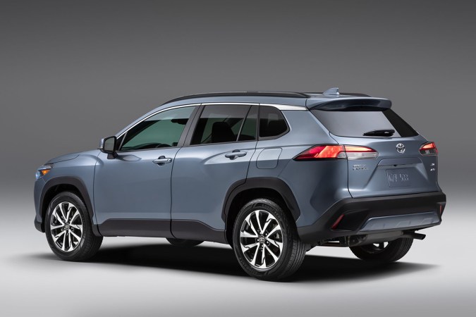 El Corolla Cross es un SUV compacto que apunta a un público joven.