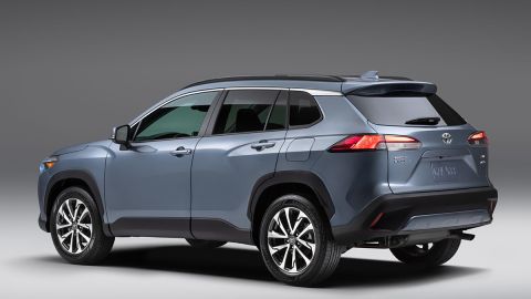 El Corolla Cross es un SUV compacto que apunta a un público joven.