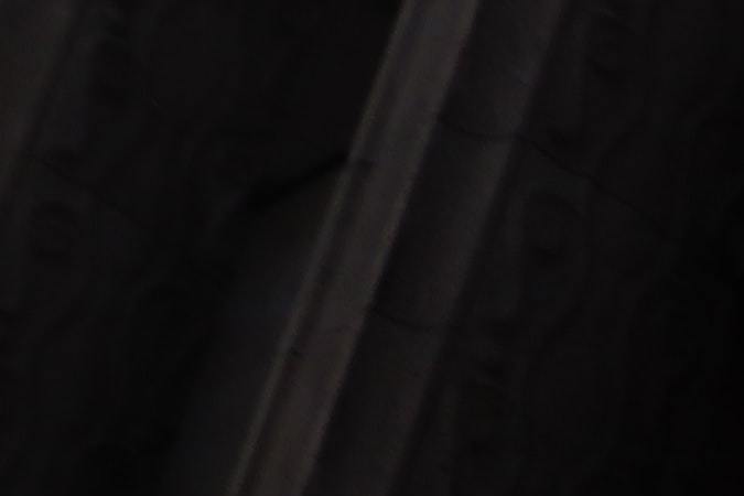 Foto del logo de Apple en una ventana