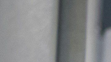 Foto de los trabajadores en pleno montaje de la tecnología eDrive de BMW