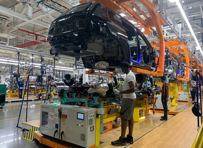 La planta Mack de Stellantis da trabajo a 3,800 personas, de las que 2,100 son residentes de Detroit.