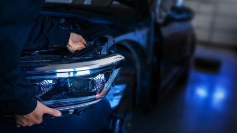 ¿Es posible cambiar de faros halógenos a faros LED?