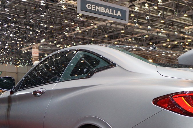 Alerón de automóvil deportivo.