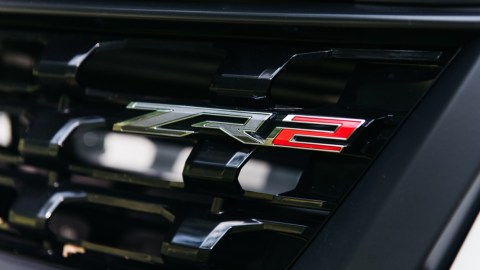 insignia ZR2 Chevrolet Silverado