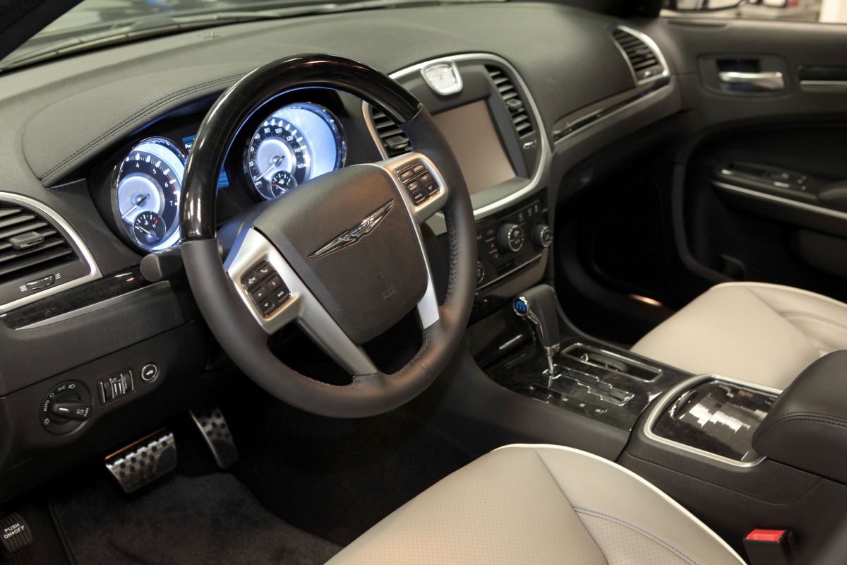Interior del Chrysler 300 2012